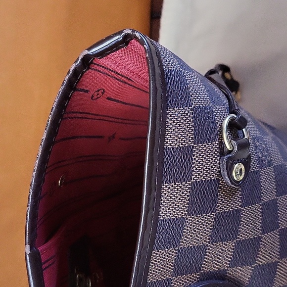Louis Vuitton Neverfull MM - Picture 6 of 11